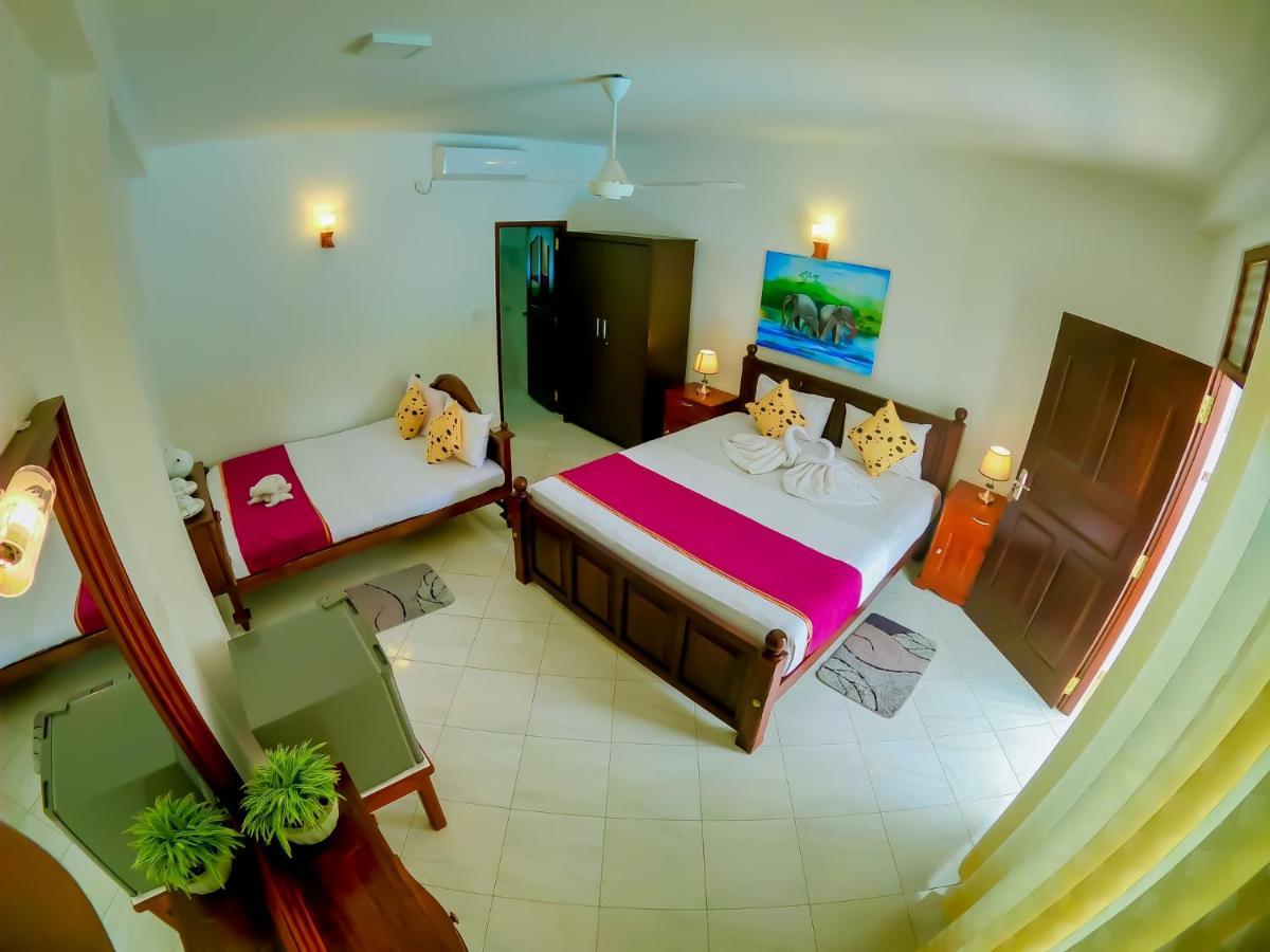 Villa De White Sambur Hikkaduwa Buitenkant foto