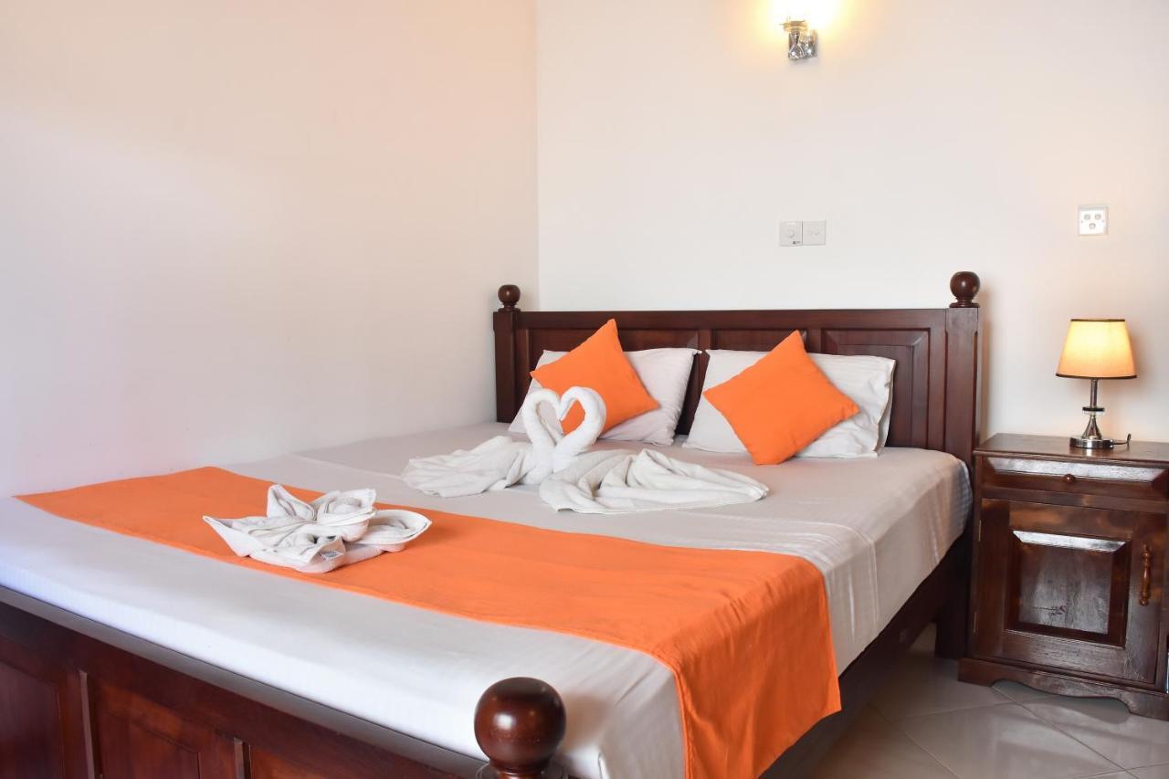 Villa De White Sambur Hikkaduwa Buitenkant foto