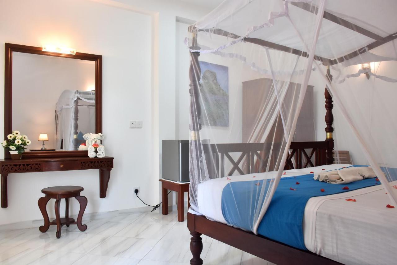 Villa De White Sambur Hikkaduwa Buitenkant foto
