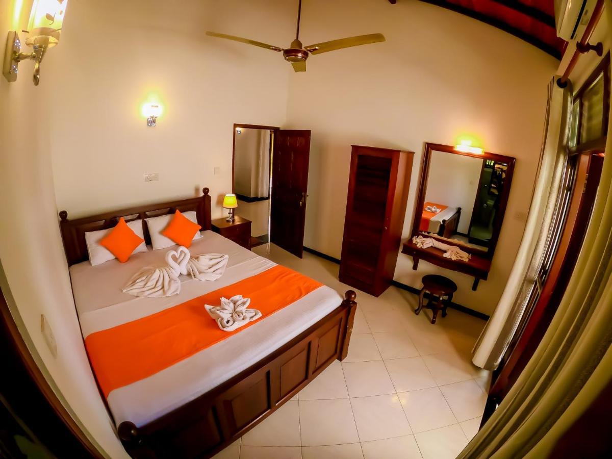 Villa De White Sambur Hikkaduwa Buitenkant foto