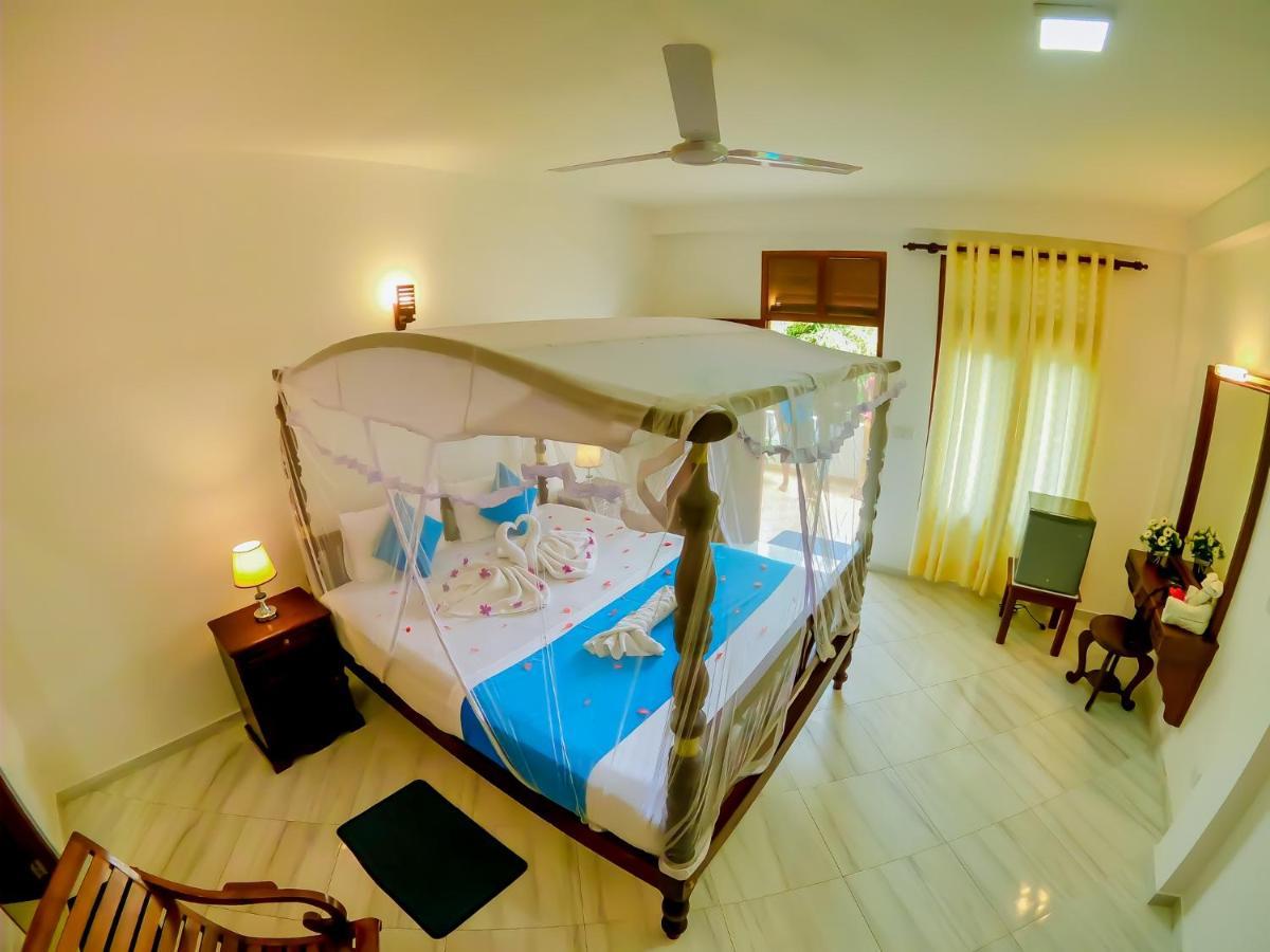 Villa De White Sambur Hikkaduwa Buitenkant foto