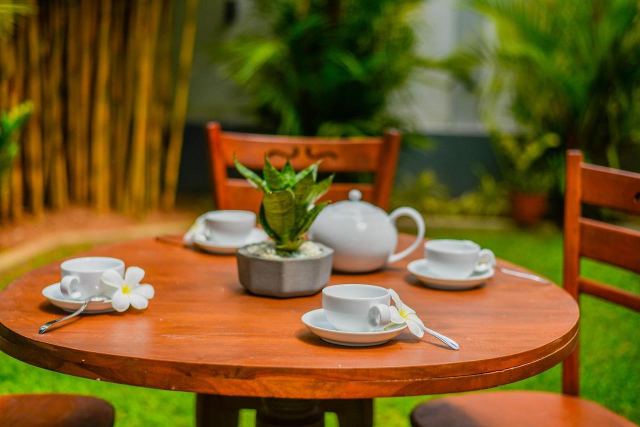 Villa De White Sambur Hikkaduwa Buitenkant foto