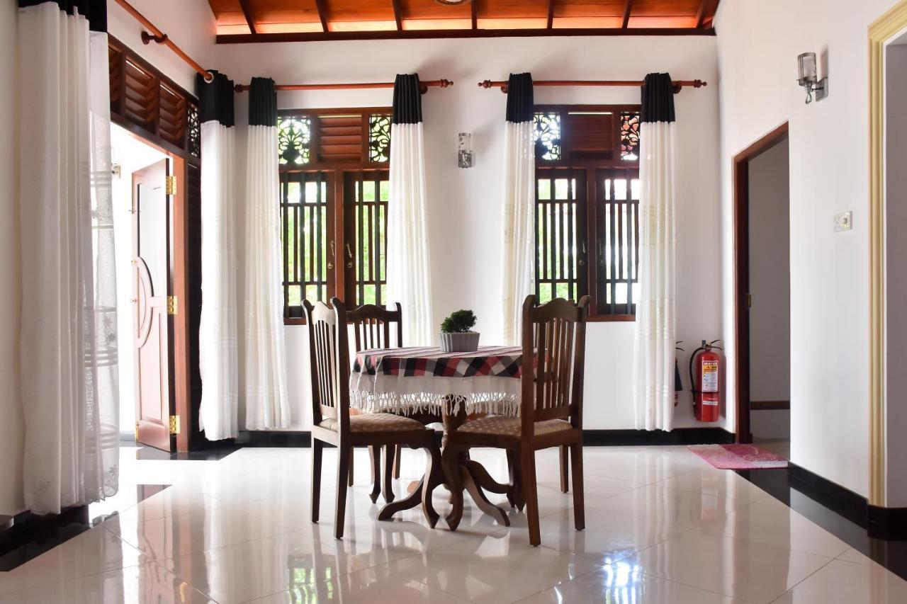 Villa De White Sambur Hikkaduwa Buitenkant foto