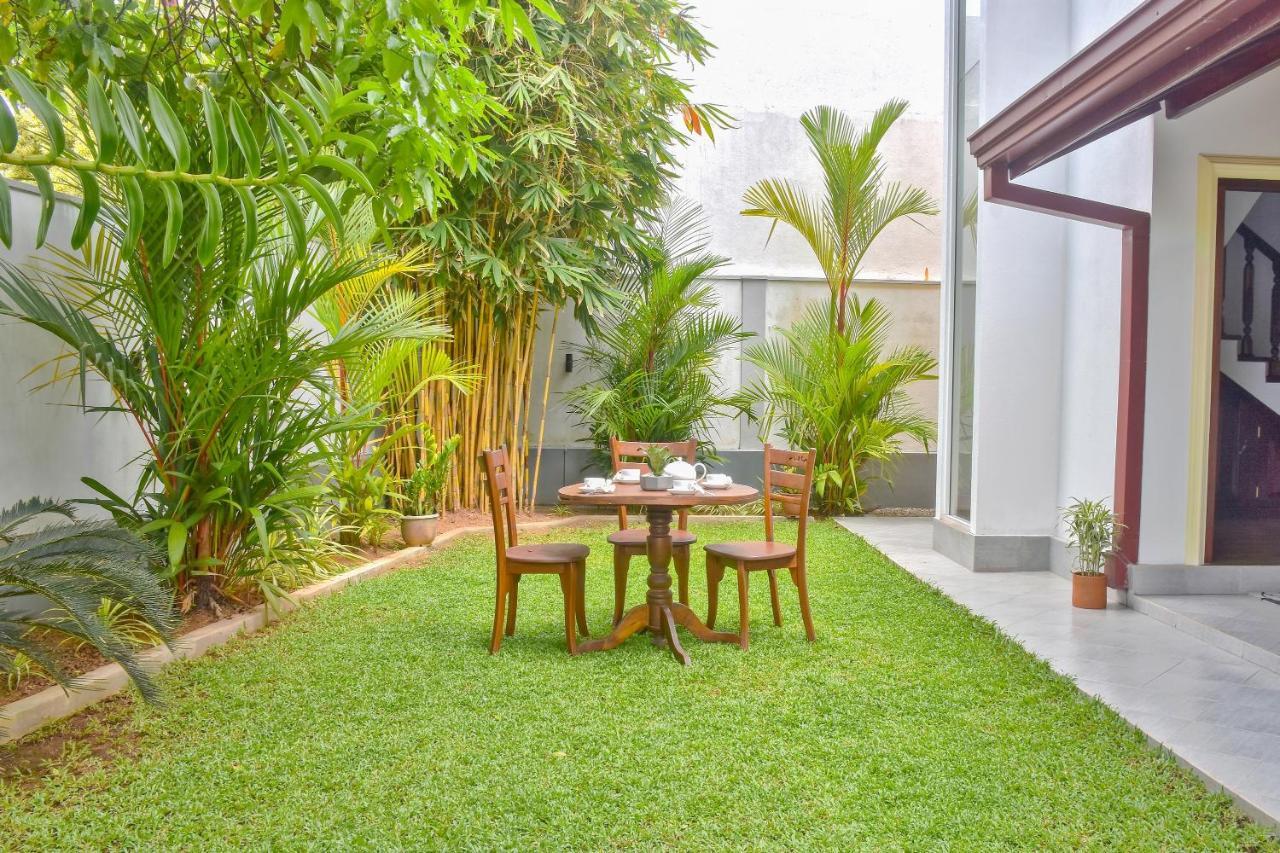 Villa De White Sambur Hikkaduwa Buitenkant foto